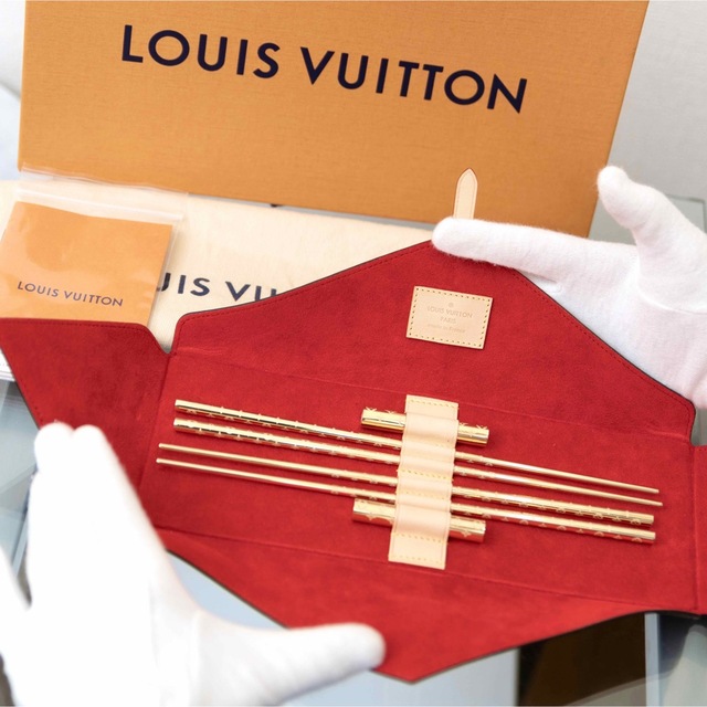 LOUIS VUITTON - 【新品未使用品】エテュイ・4バゲット ルイヴィトン　箸　箸置き　ゴールド