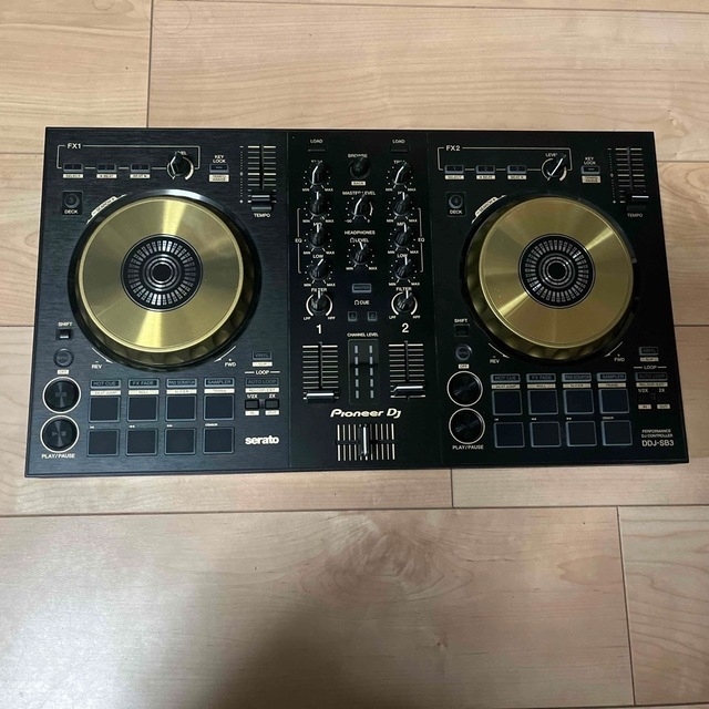 Pioneer(パイオニア)の【美品】Pioneer DDJ-SB3-N ゴールド Seratoコントローラー 楽器のDJ機器(DJコントローラー)の商品写真