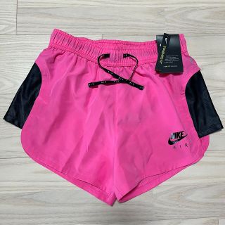 ナイキ(NIKE)のNIKE ナイキ　ショートパンツ　Mサイズ　レディース(ショートパンツ)