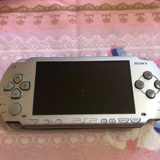 PSP 本体 シルバー 傷あり(携帯用ゲーム機本体)