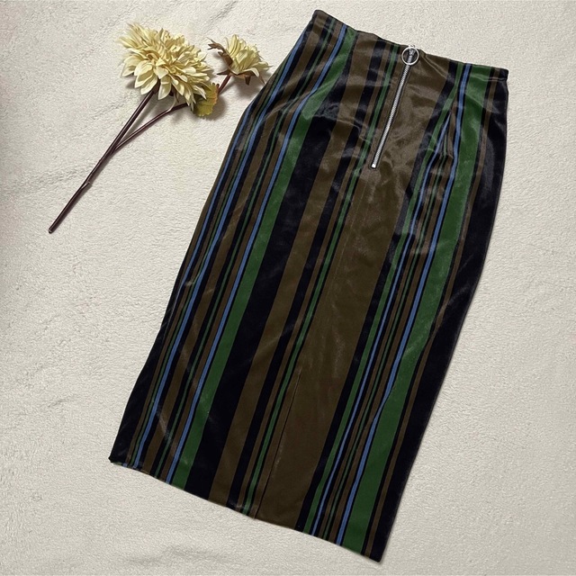 UNRELISH(アンレリッシュ)の大特価セール中　アンレリッシュ💞　日本製　丈下スカート　S  即発送 レディースのスカート(ひざ丈スカート)の商品写真