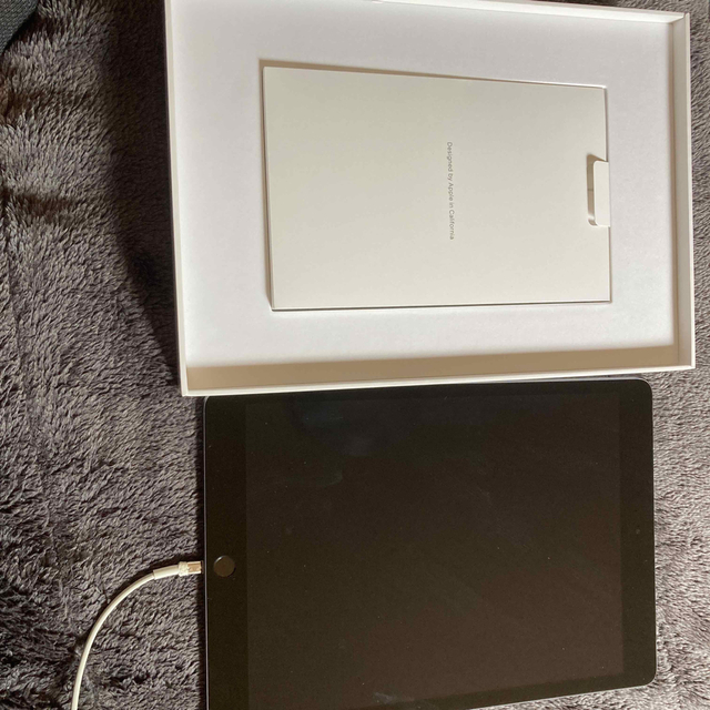 美品 Apple iPad 第9世代 Wi-Fi+cellular 256GB