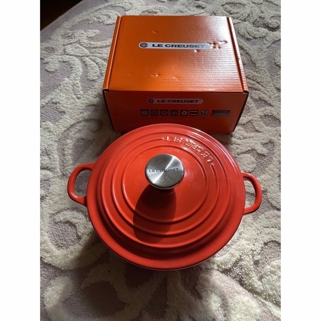 LE CREUSET(ルクルーゼ)の新品未使用　ルクルーゼ  鍋　20cm インテリア/住まい/日用品のキッチン/食器(鍋/フライパン)の商品写真