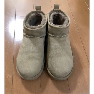 アグ(UGG)のアグugg   クラシックウルトラミニベージュ　24.0 USサイズ7(ブーツ)