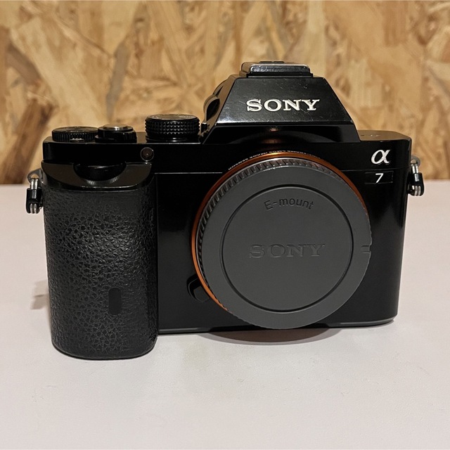 お気にいる】 SONY - α7 ボディー SONY ILCE−7 初代 ミラーレス一眼