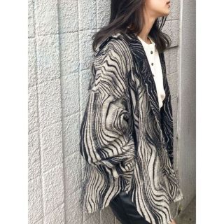 エモダ(EMODA)のEMODA ウェーブジャガードバルキーシャツ 美品(シャツ/ブラウス(長袖/七分))