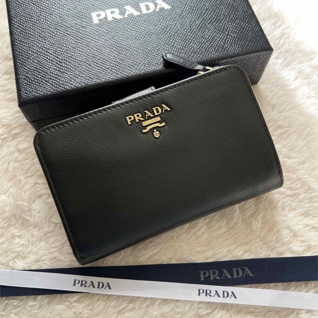 PRADA(プラダ)の美品 PRADA プラダ 2つ折り財布 レディースのファッション小物(財布)の商品写真