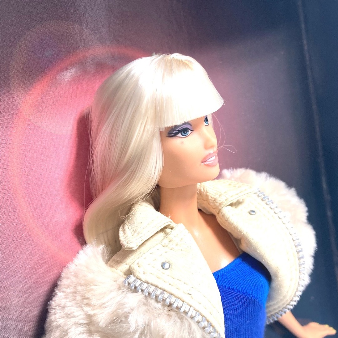 VERSACE(ヴェルサーチ)のヴェルサーチ VERSACE Barbie バービー コラボ 人形 インテリア DOLL ドール ゴールドラベル オブジェ プラスチック マルチカラー 未使用 エンタメ/ホビーの美術品/アンティーク(彫刻/オブジェ)の商品写真