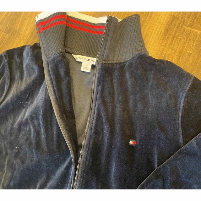 TOMMY HILFIGER(トミーヒルフィガー)のTOMMY HILFIGER サイズ2 黒　ベロア生地 レディースのトップス(トレーナー/スウェット)の商品写真