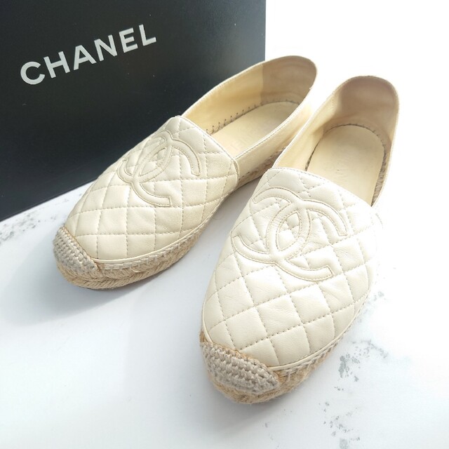 お買い得！】 CHANEL - スリッポンスニーカーフラットシューズホワイト