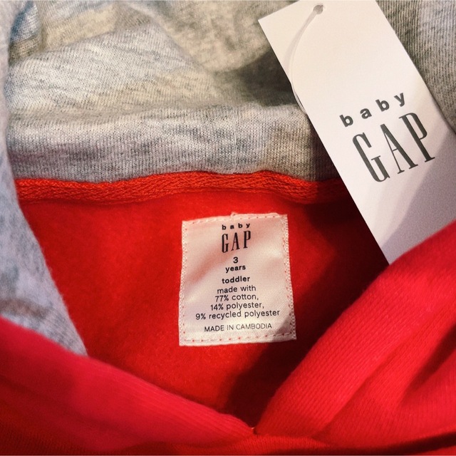 babyGAP(ベビーギャップ)の【新品】baby GAPパーカースウェット/ユニセックス夏冬可子ども服（レッド） キッズ/ベビー/マタニティのキッズ服女の子用(90cm~)(その他)の商品写真