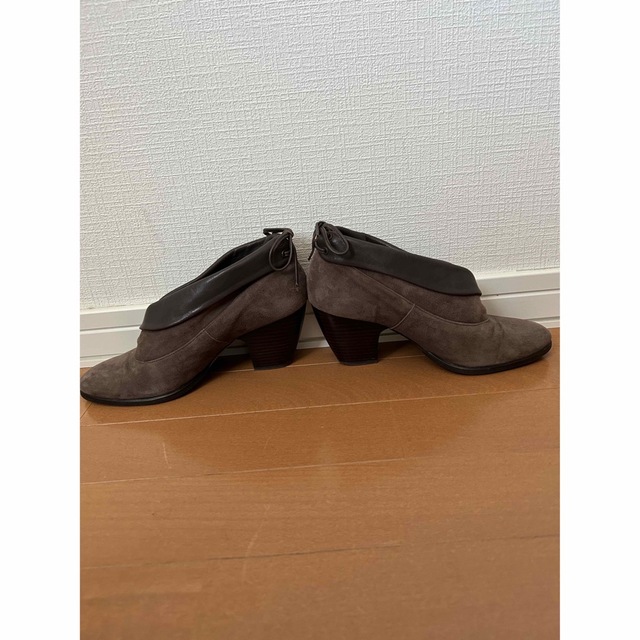 AU BANNISTER(オゥバニスター)のオウバニスター　ショートブーツ　36サイズ　茶色　スウェード レディースの靴/シューズ(ブーツ)の商品写真