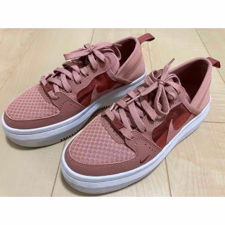 ナイキ(NIKE)のNIKE スニーカー コートビジョン ピンク(スニーカー)