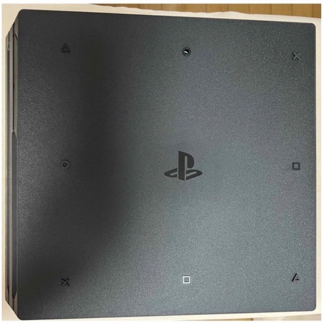 PlayStation4(プレイステーション4)のPlayStation 4 Pro  CUH 7200B B01 本体 エンタメ/ホビーのゲームソフト/ゲーム機本体(家庭用ゲーム機本体)の商品写真