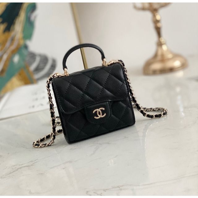 Chanel ショルダーバッグ (すごく使用しやすい！Gカード付き！)