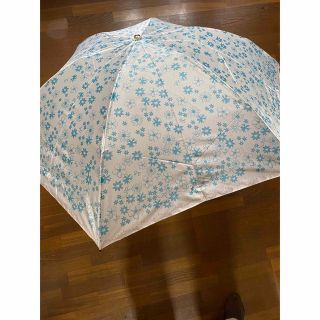 ランバンオンブルー(LANVIN en Bleu)の新品未使用　ランバンオンブルー折り畳みコンパクトミニ雨傘　ブルー花柄(傘)