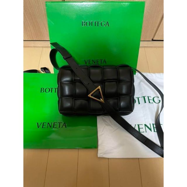【安心発送】 Bottega Veneta - 超美品 Bottega Veneta パデッドカセット ショルダーバッグ