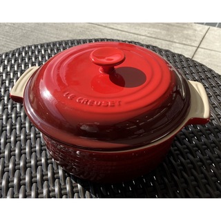 ルクルーゼ(LE CREUSET)のLe Creuset 陶器製　キャセロール　22cm レッド　両手鍋　送料無料(鍋/フライパン)