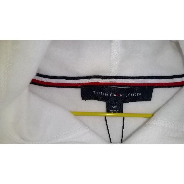 TOMMY HILFIGER(トミーヒルフィガー)のTOMMY HILFIGER トミー　パーカー　白　xs　レディース レディースのトップス(パーカー)の商品写真