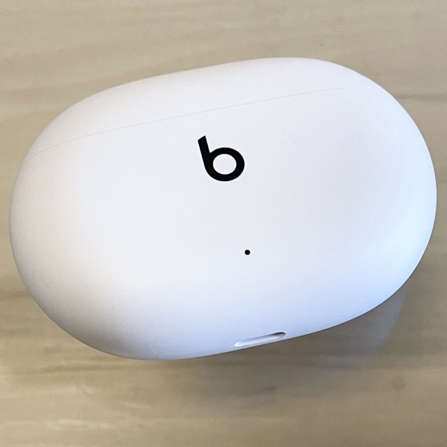 Beats by Dr Dre(ビーツバイドクタードレ)の★美品★Beats Studio Buds ホワイト 充電ケースのみ／W103 スマホ/家電/カメラのオーディオ機器(ヘッドフォン/イヤフォン)の商品写真