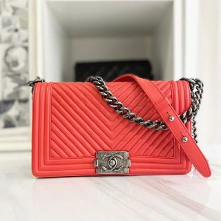 シャネル(CHANEL)の美品☆　シャネル　ショルダーバッグ　シェブロン　ボーイシャネル　20番台(ショルダーバッグ)