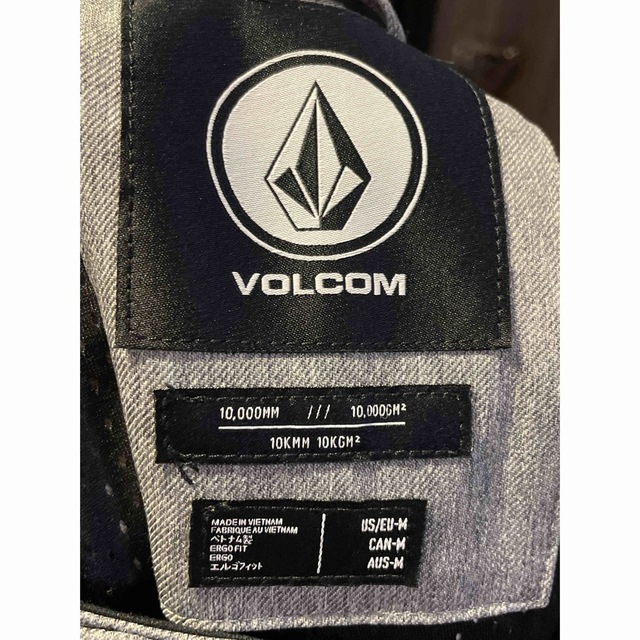 volcom(ボルコム)のVOLCOM ボルコム メンズ ウエアー 上下セット スポーツ/アウトドアのスノーボード(ウエア/装備)の商品写真