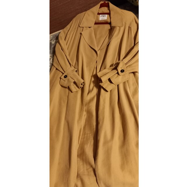 ZARA(ザラ)のZARAトレンチコート レディースのジャケット/アウター(ロングコート)の商品写真