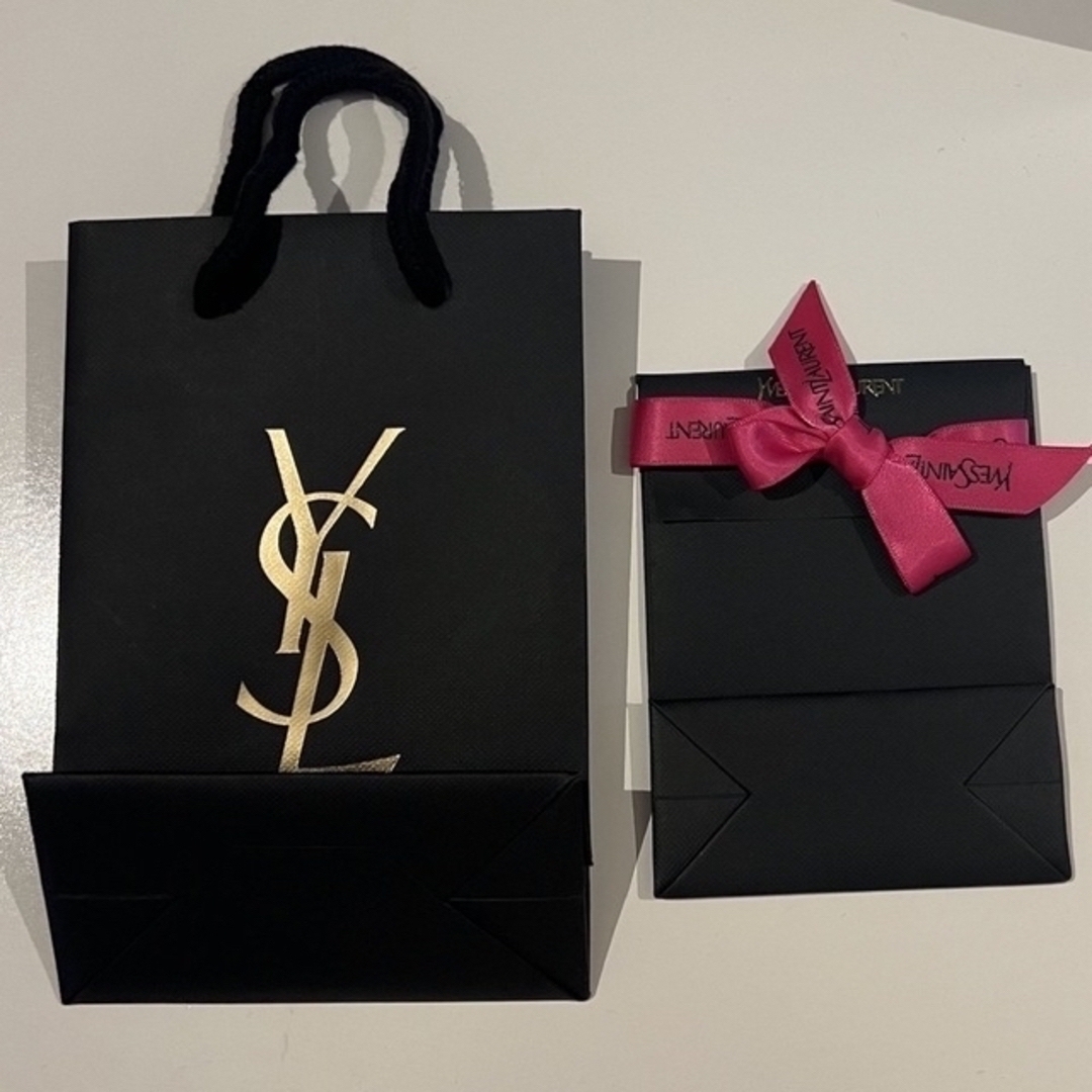 Yves Saint Laurent(イヴサンローラン)のイブサンローラン  ギフト ショッパー 紙袋 レディースのバッグ(ショップ袋)の商品写真