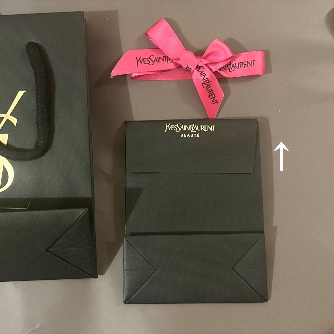 Yves Saint Laurent(イヴサンローラン)のイブサンローラン  ギフト ショッパー 紙袋 レディースのバッグ(ショップ袋)の商品写真