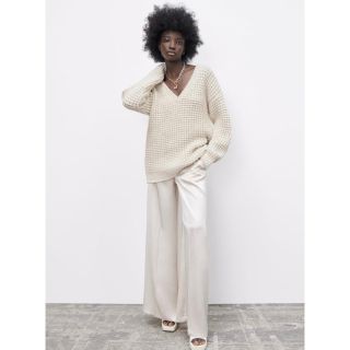 ザラ(ZARA)のタイムセール　ZARA Ｖネックニット(ニット/セーター)