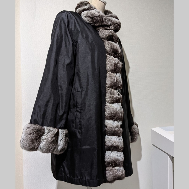 シェアードラパン＆チンチラコート☆リバーシブル レディースのジャケット/アウター(毛皮/ファーコート)の商品写真
