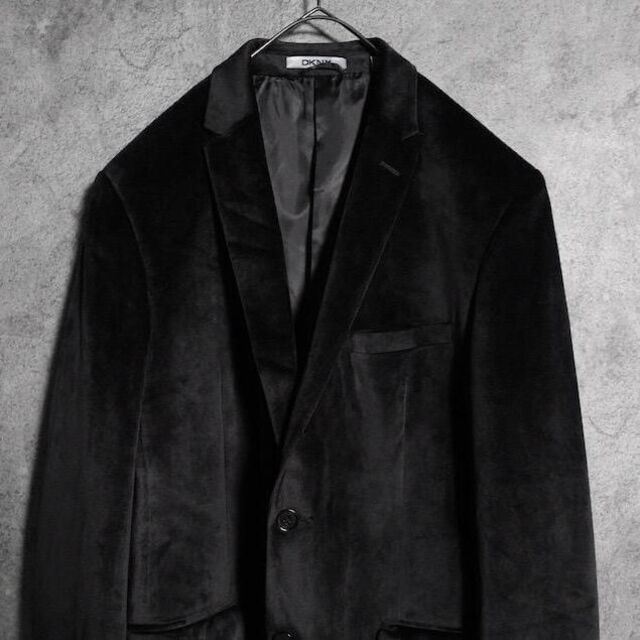 DKNY ブラック　ベルベット　テーラードジャケット メンズのジャケット/アウター(テーラードジャケット)の商品写真