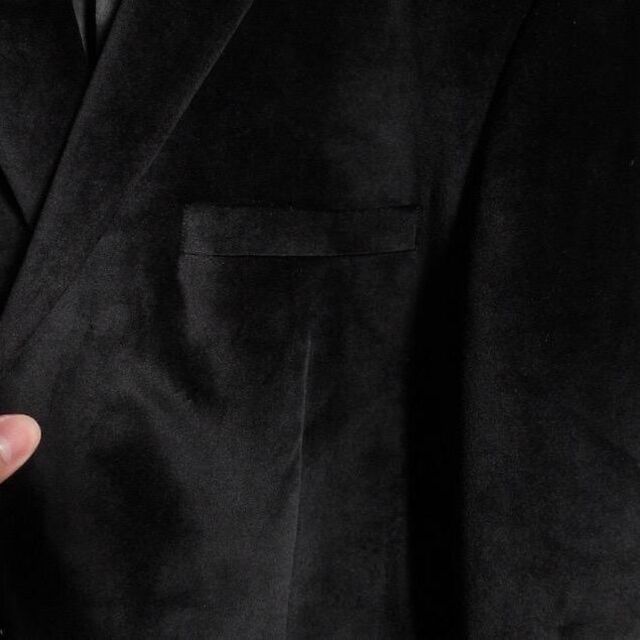 DKNY ブラック　ベルベット　テーラードジャケット メンズのジャケット/アウター(テーラードジャケット)の商品写真