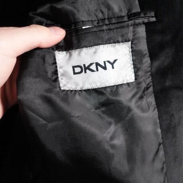 DKNY ブラック　ベルベット　テーラードジャケット メンズのジャケット/アウター(テーラードジャケット)の商品写真