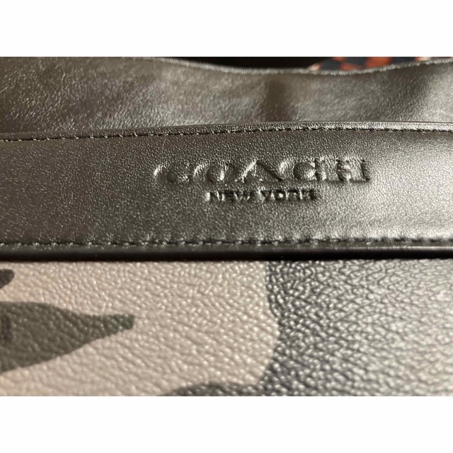 COACH(コーチ)のコ-チ正規品迷彩ショルダーバッグお値下げしました メンズのバッグ(ショルダーバッグ)の商品写真