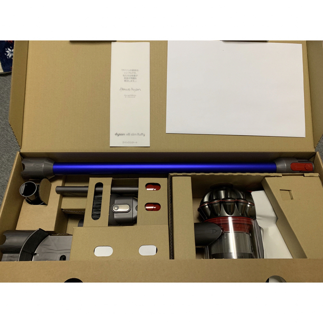 Dyson(ダイソン)の【新品】Dyson V8 Slim Fluffy Extra ダイソン 掃除機 スマホ/家電/カメラの生活家電(掃除機)の商品写真