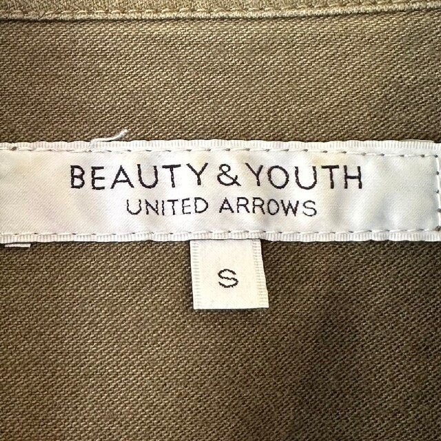 BEAUTY&YOUTH UNITED ARROWS(ビューティアンドユースユナイテッドアローズ)のユナイテッドアローズ　ミリタリージャケット　カーキ　UNITED ARROWS レディースのジャケット/アウター(ミリタリージャケット)の商品写真