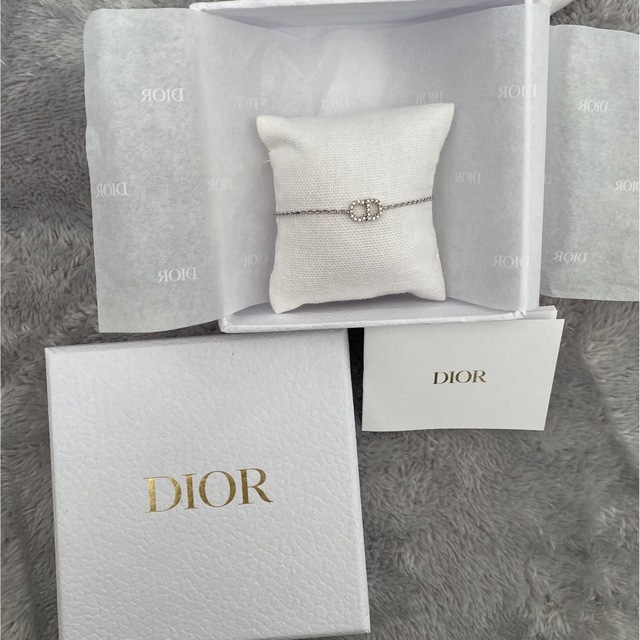 Christian Dior(クリスチャンディオール)のDiorブレスレット【正規品・送料込み】売り切りたい為希望金額コメントください レディースのアクセサリー(ブレスレット/バングル)の商品写真