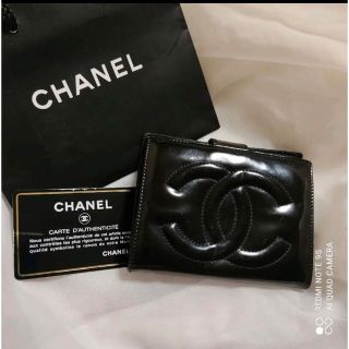 シャネル(CHANEL)のギャランティーカード付きCHANEL折り財布エナメル新品時12万(財布)