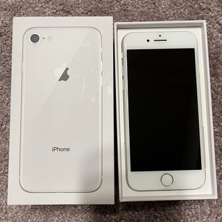 アイフォーン(iPhone)のiphone8 本体 シルバー (スマートフォン本体)