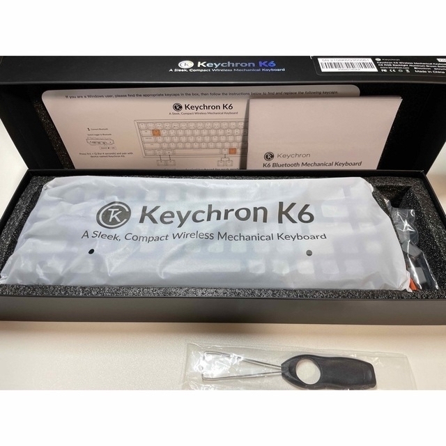 【美品・パームレスト付き】keychron k6 US茶軸　RBGバックライト版 スマホ/家電/カメラのPC/タブレット(PC周辺機器)の商品写真