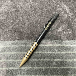 ペンテル(ぺんてる)のスマッシュ　シャーペン　0.5   黒　ゴールド(ペン/マーカー)