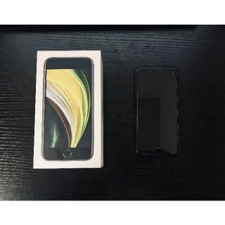 アップル(Apple)の【箱/付属品あり】SIMフリー iPhoneSE 第2世代 64GB ブラック (スマートフォン本体)