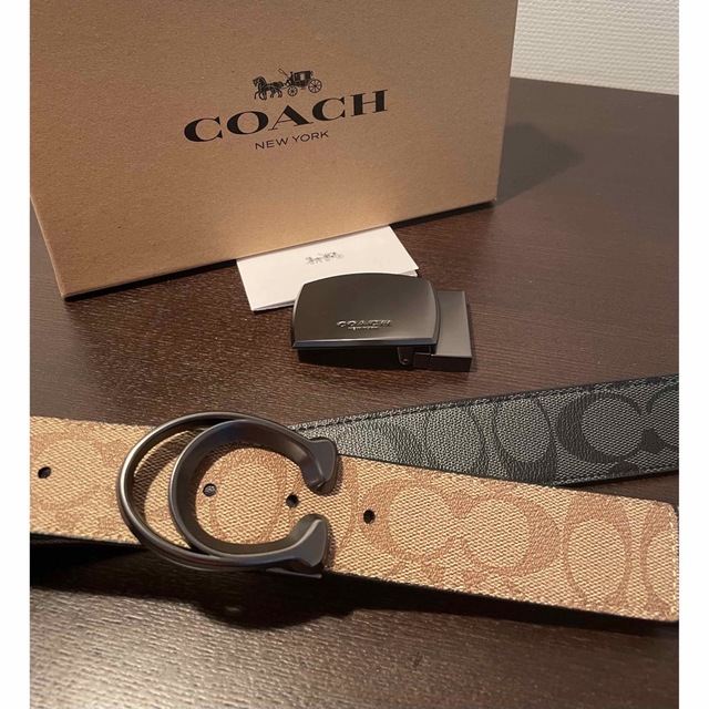 COACH(コーチ)の限定価格！COACH3点セットシグネチャーフリーサイズリバーシブルベルト箱付き メンズのファッション小物(ベルト)の商品写真