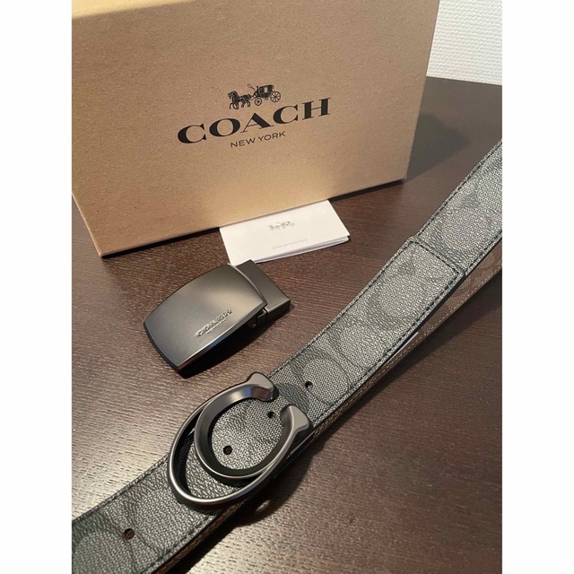 COACH(コーチ)の限定価格！COACH3点セットシグネチャーフリーサイズリバーシブルベルト箱付き メンズのファッション小物(ベルト)の商品写真