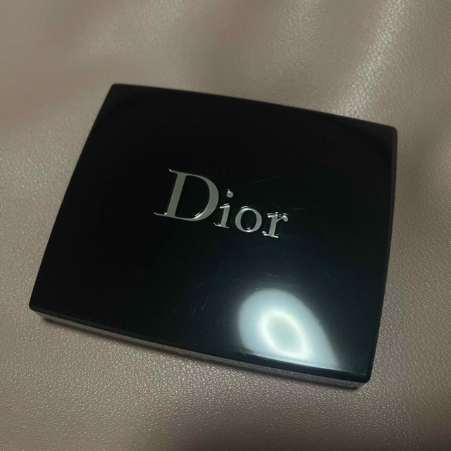 Dior(ディオール)のDIOR ディオール　アイシャドウ　759 コスメ/美容のベースメイク/化粧品(アイシャドウ)の商品写真