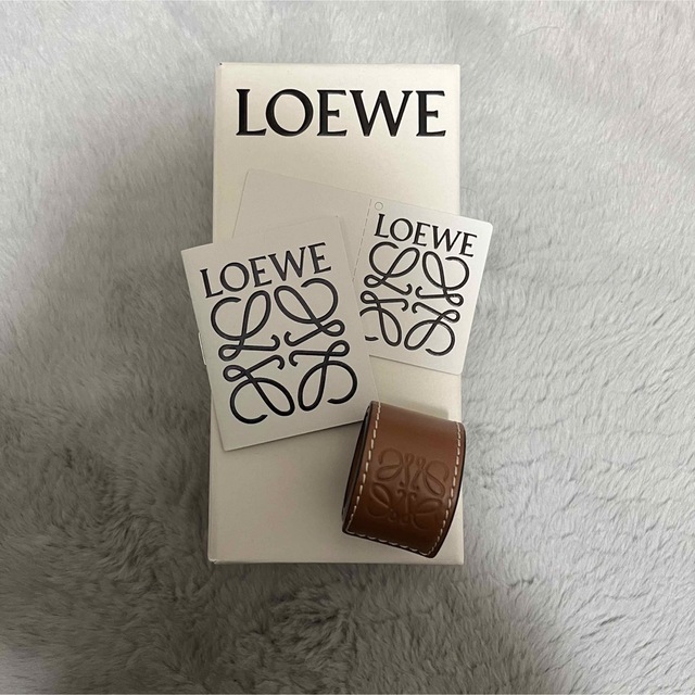 LOEWE(ロエベ)のLOEWE  バングル【近日引越しのため最終値下げ】 レディースのアクセサリー(ブレスレット/バングル)の商品写真