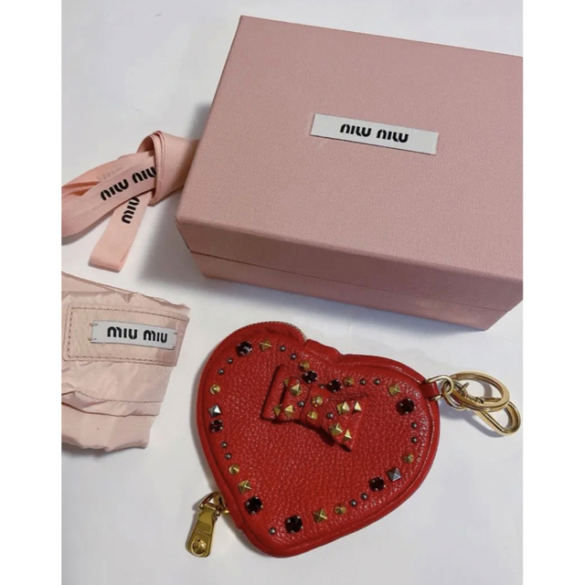 miu miu❤︎ミュウミュウ ハート型 バレンタイン ポーチ お買い物で