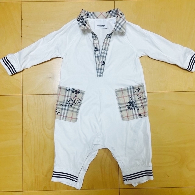 BURBERRY(バーバリー)の現行タグ　バーバリー　ロンパース　74cm キッズ/ベビー/マタニティのベビー服(~85cm)(ロンパース)の商品写真