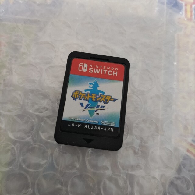 ポケモン(ポケモン)のポケットモンスター ソード エンタメ/ホビーのゲームソフト/ゲーム機本体(携帯用ゲームソフト)の商品写真